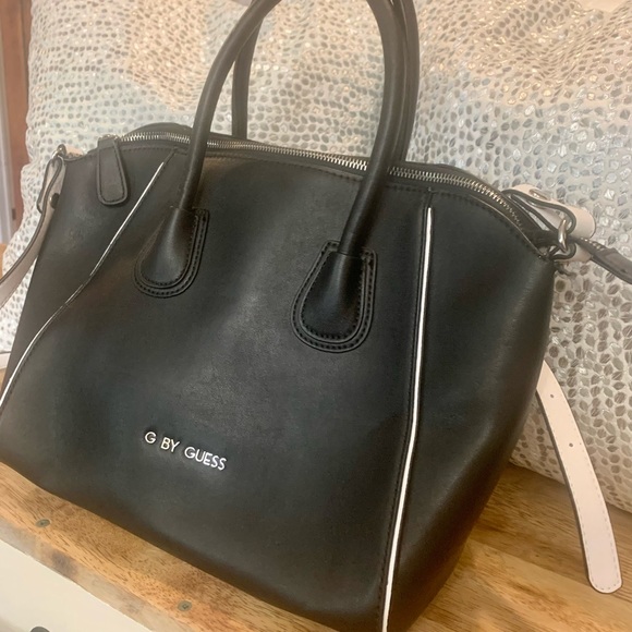 G by guess tote - Picture 3 of 13